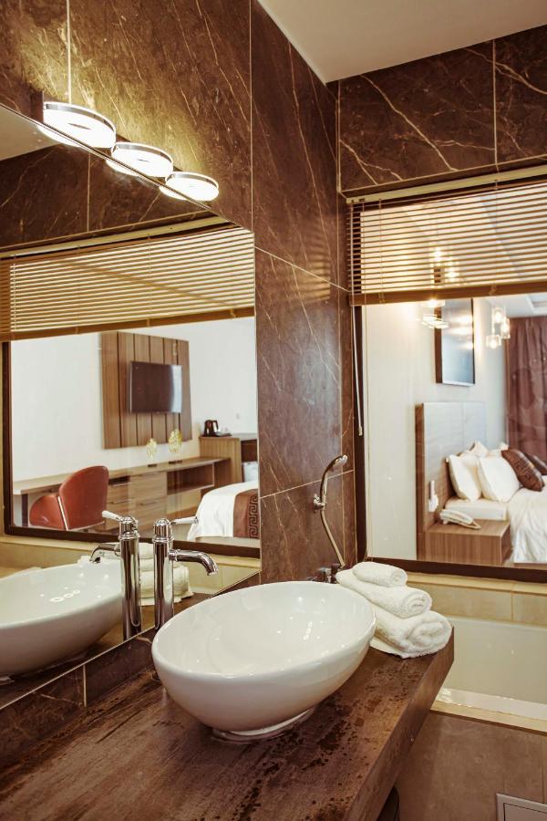 Hotel Les Vallons Abidjan Exterior photo